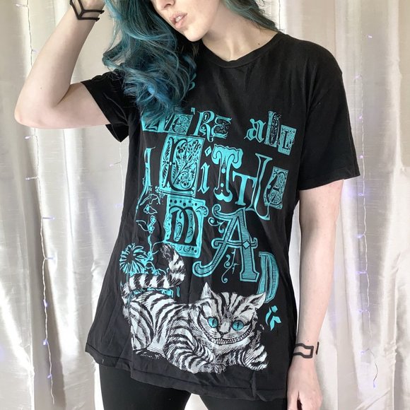 Hot Topic Tops - Alice in Wonderland Hot Topic Graphic Tshirt (2010) Large